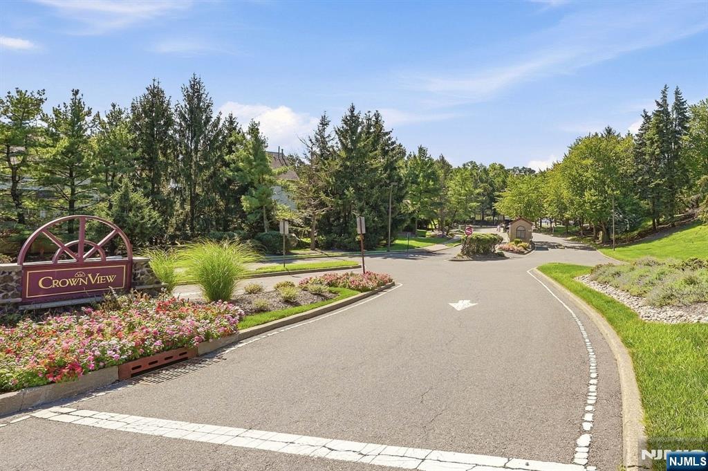 10 Smith Manor Boulevard - Photo 3