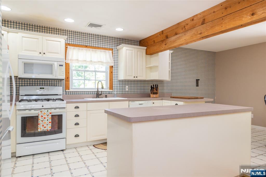 Photo 4 of House for sale at 52 Channing Dr, Ringwood, NJ 07456 | MLS# 26035148 | Listing updated on 2026-09-18