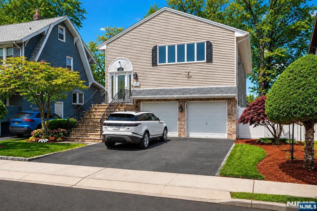 12 Chamberlain Avenue - Photo 1