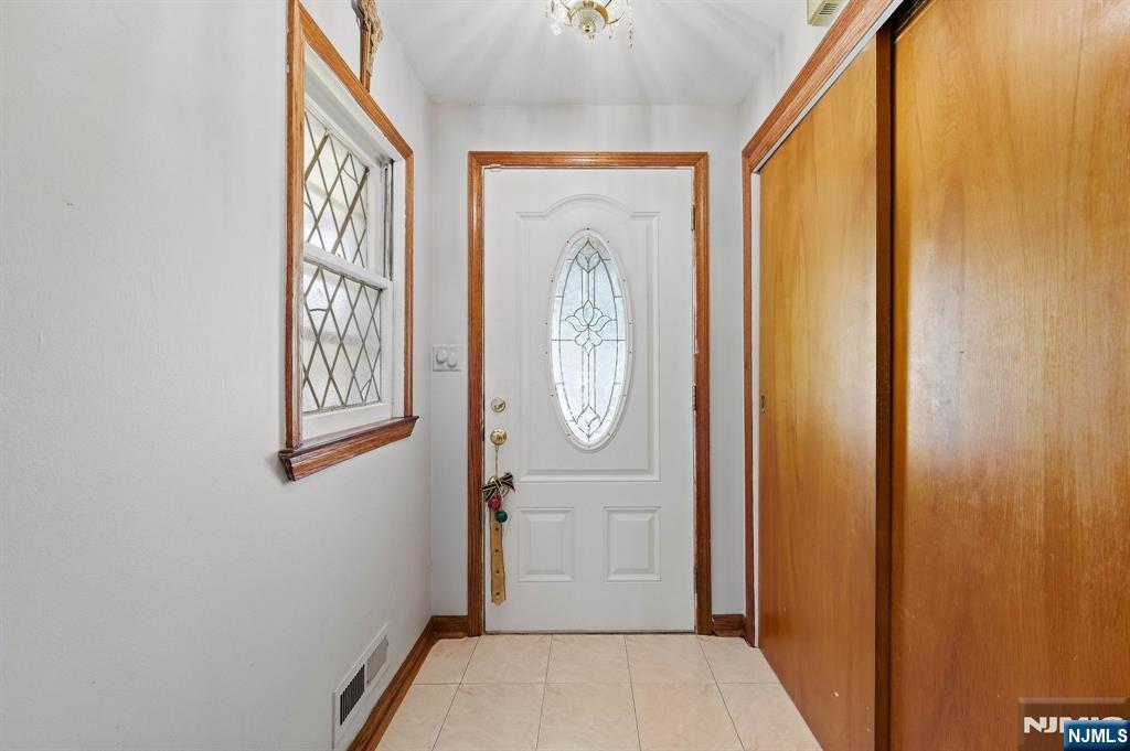 136 Van Buskirk - Photo 4