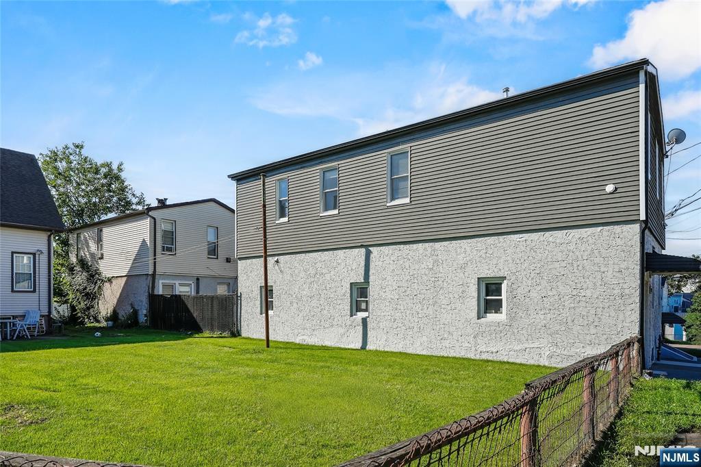 130 Garfield - Photo 2