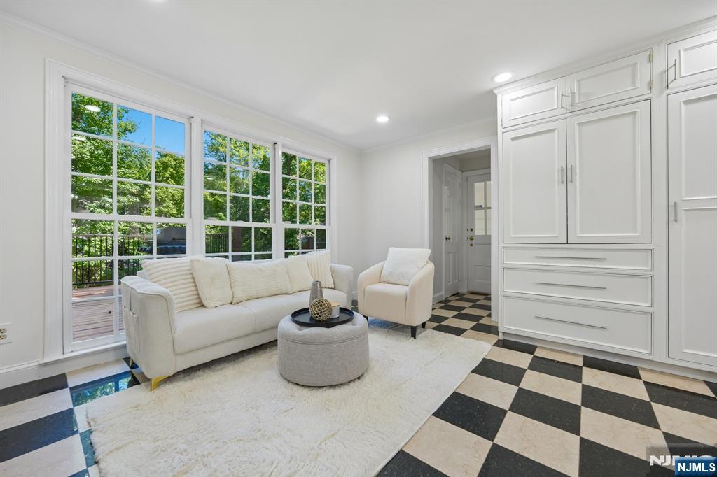 10 Delwick Lane — photo 14