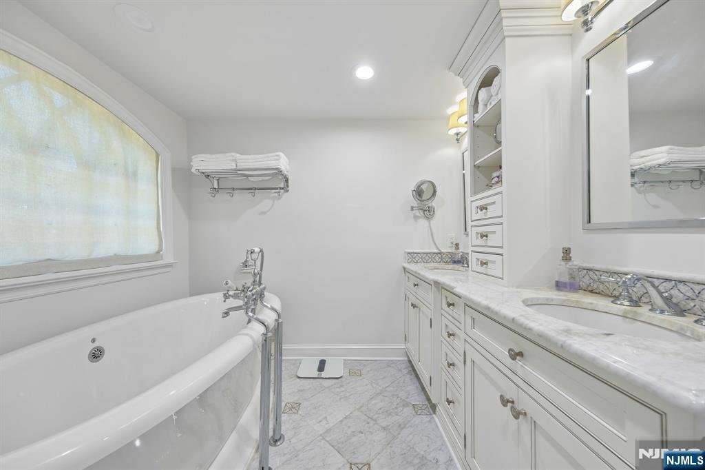 10 Delwick Lane — photo 20