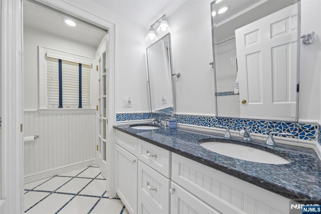 10 Delwick Lane — photo 25