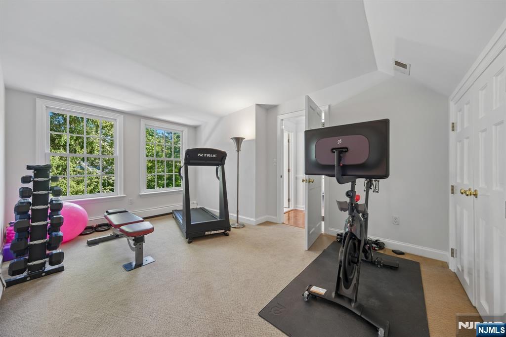 10 Delwick Lane — photo 30