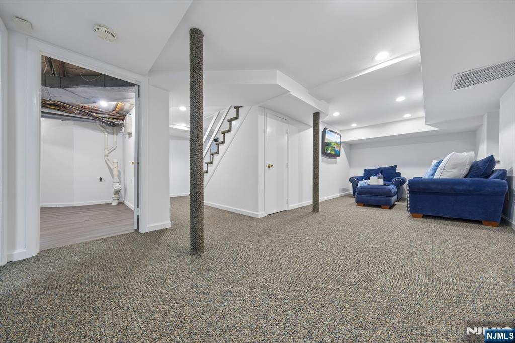 10 Delwick Lane — photo 31