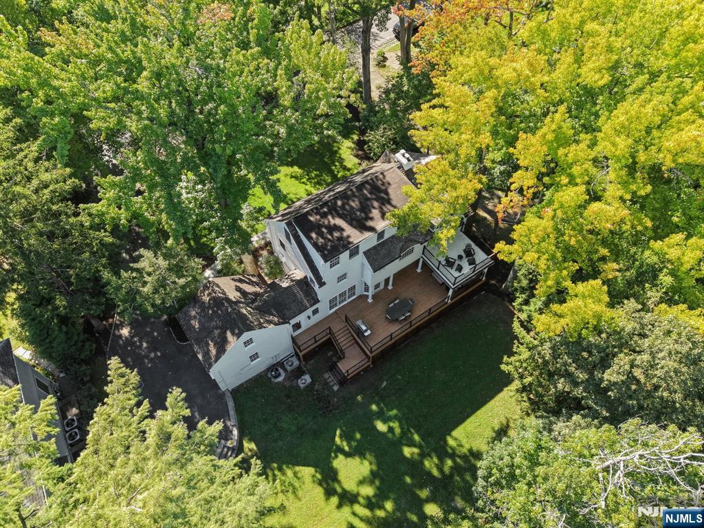10 Delwick Lane — photo 40