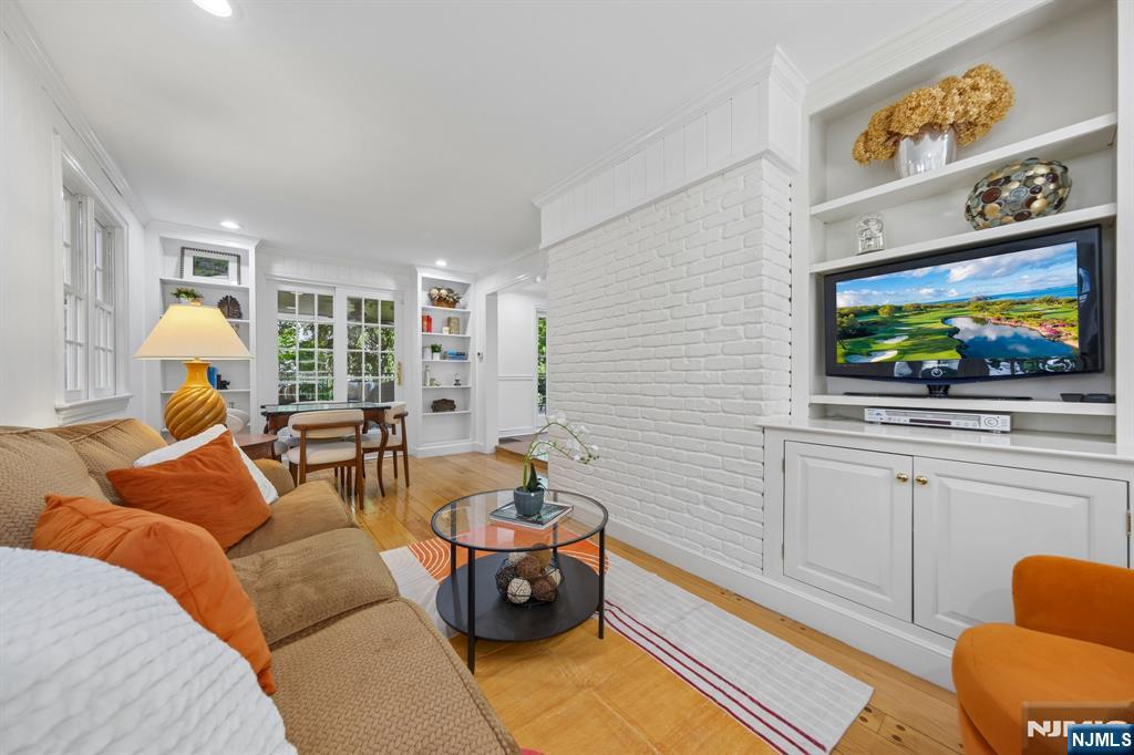 10 Delwick Lane — photo 9