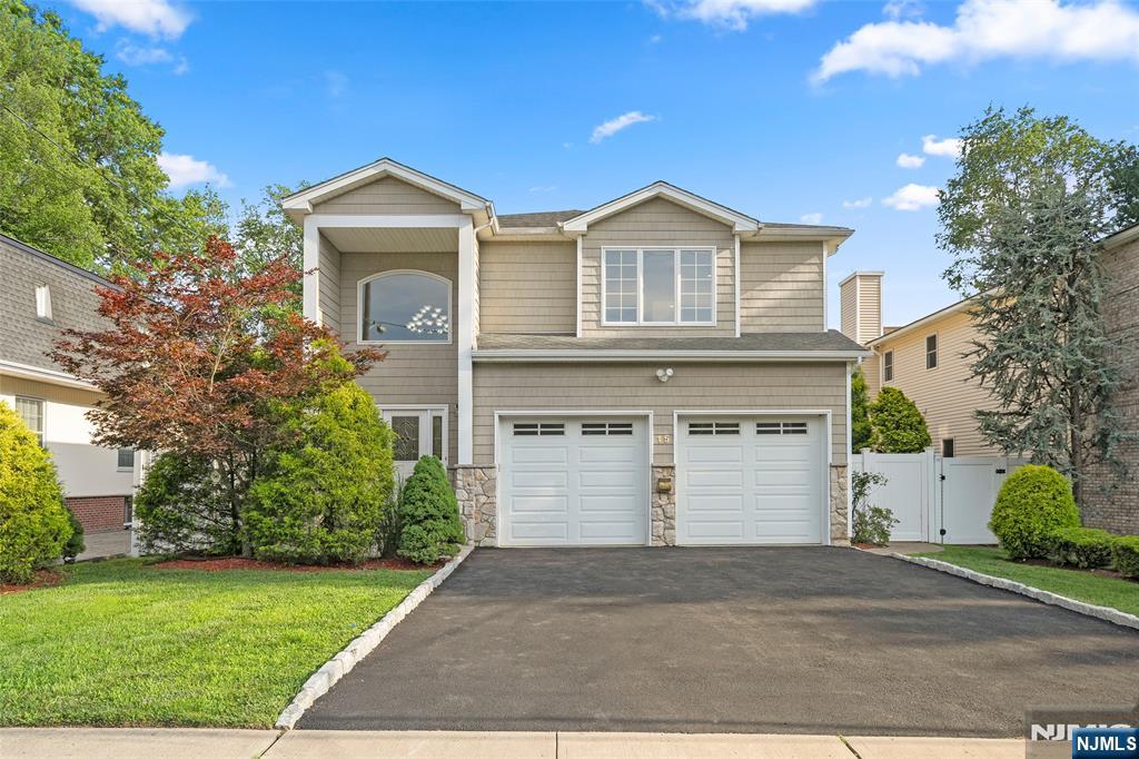 15 Laurel Avenue - Photo 1