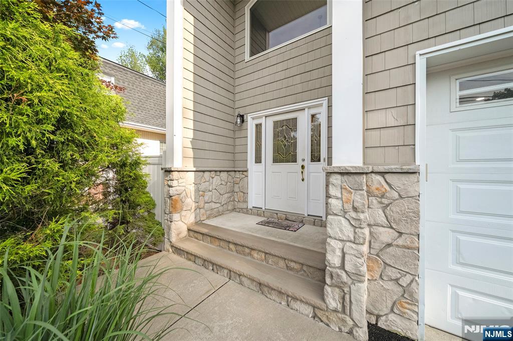 15 Laurel Avenue - Photo 2