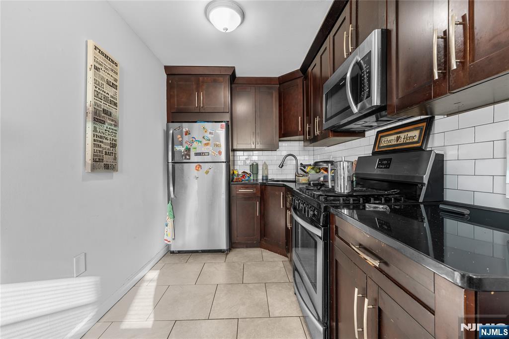 319 Harrison Avenue - Photo 2