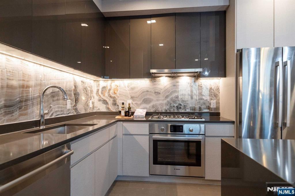 7101 River Road 307B - Photo 4