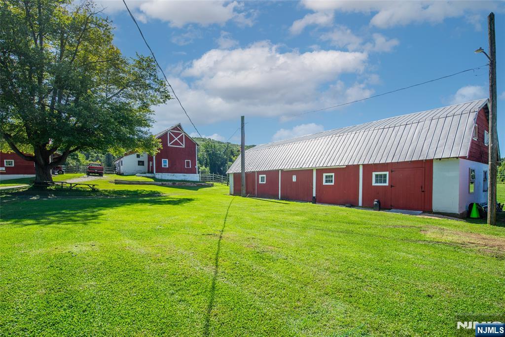 41-87 Mountain Road - Photo 2