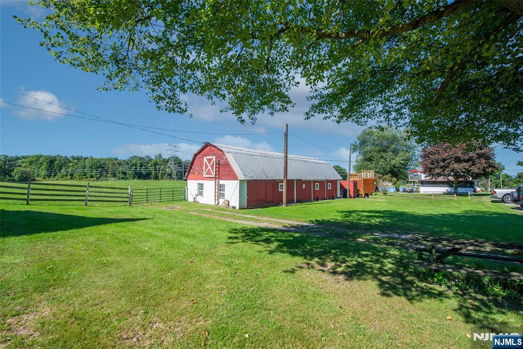 41-87 Mountain Road - Photo 3