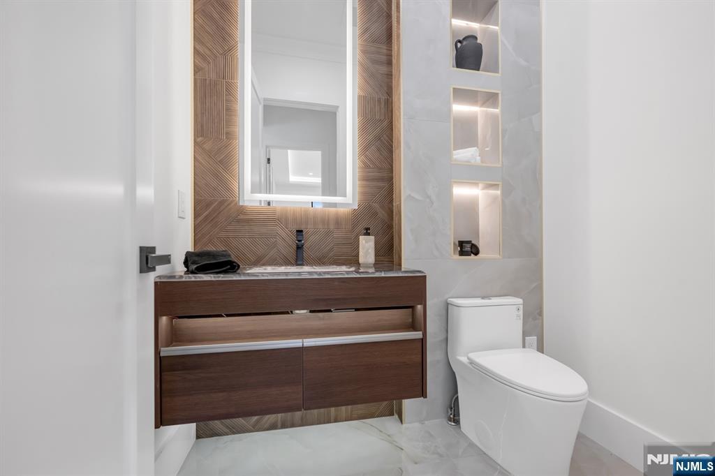 391 Burnet Place — photo 15