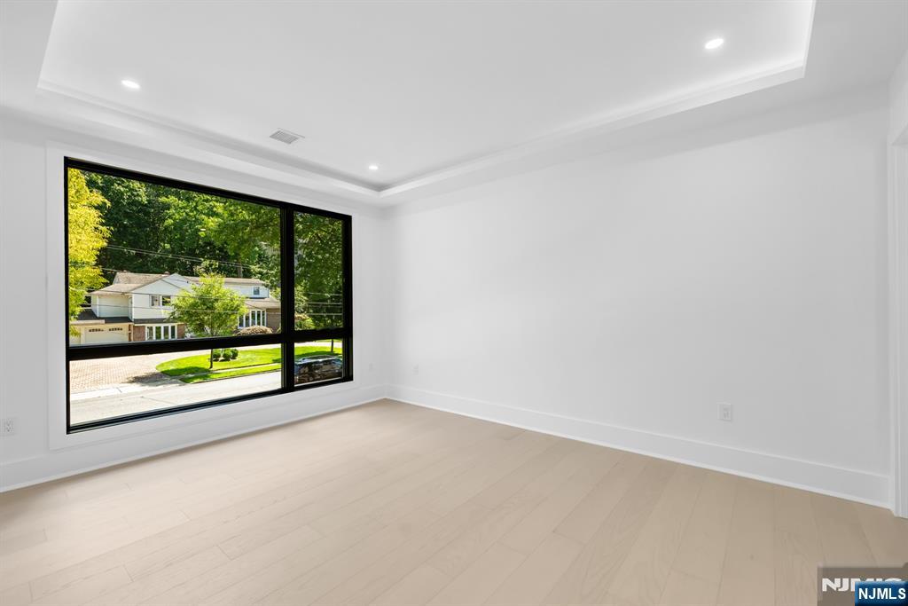 391 Burnet Place — photo 32
