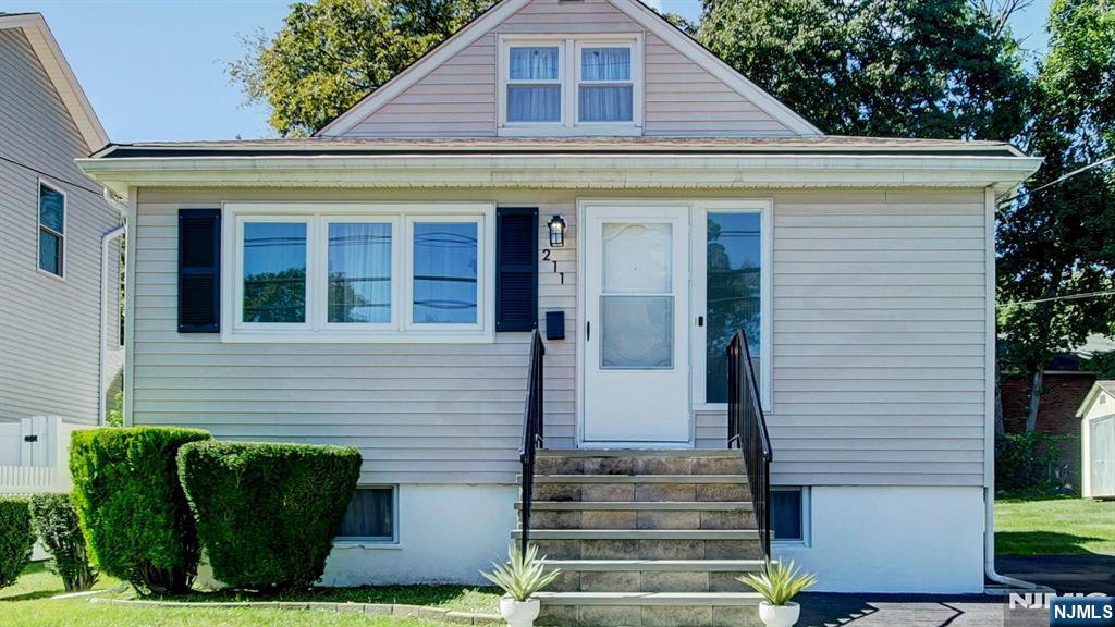 Photo 3 of Single family home for sale at 211 Marcella Rd, Par Troy Hills Twp., NJ 07054 | MLS# 26035198 | Listing updated on 2026-09-18