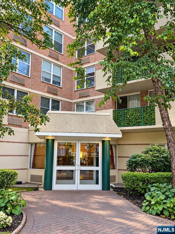200 Grand Cove Way 3H - Photo 1