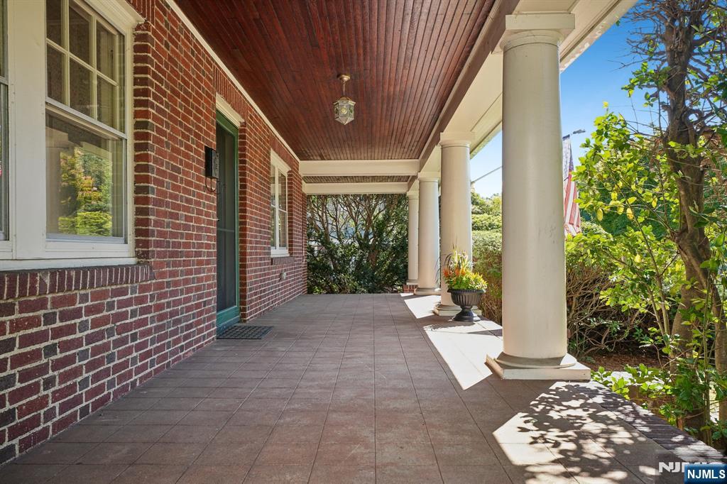 7 Tuxedo Road - Photo 2