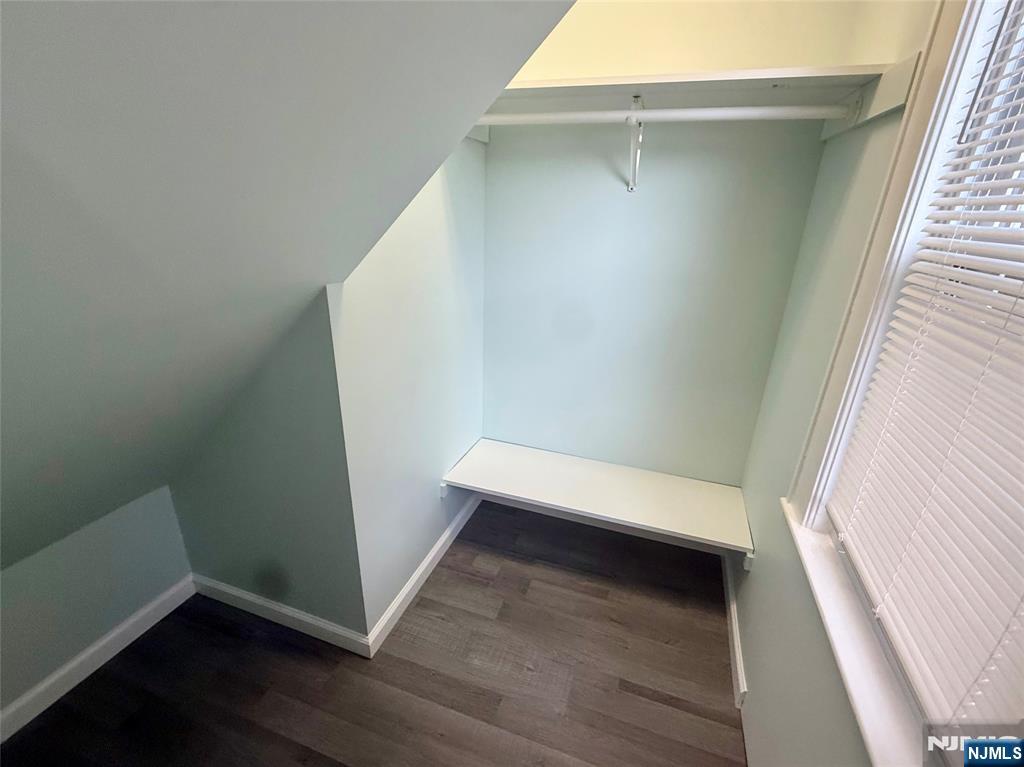 174 Hathaway Street 2 - Photo 4