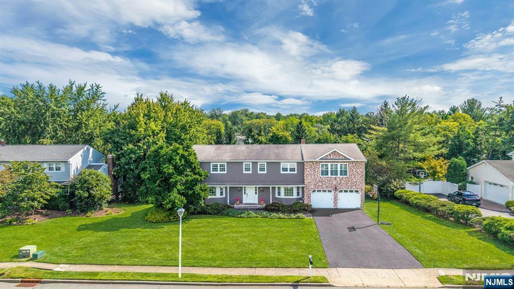 Photo 3 of Single family home for sale at 10 Cambray Rd, Montville Township, NJ 07045 | MLS# 26035217 | Listing updated on 2026-09-19