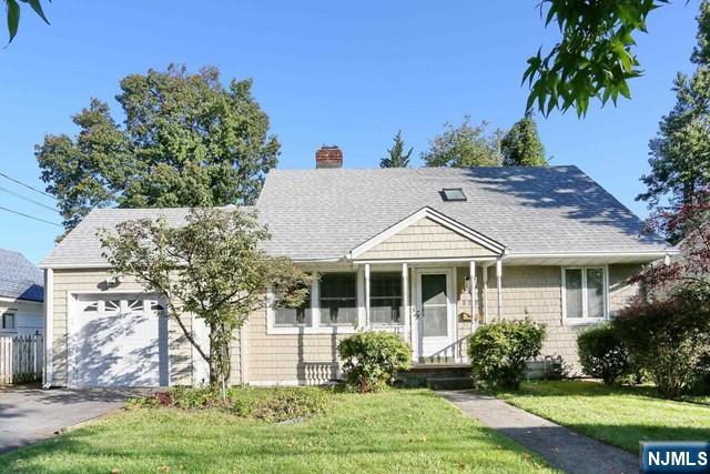 263 Phelps Avenue - Photo 1
