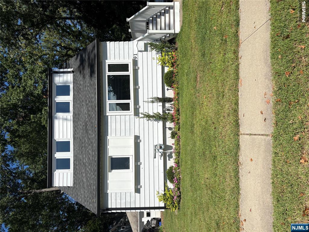 91 Columbus Drive - Photo 1