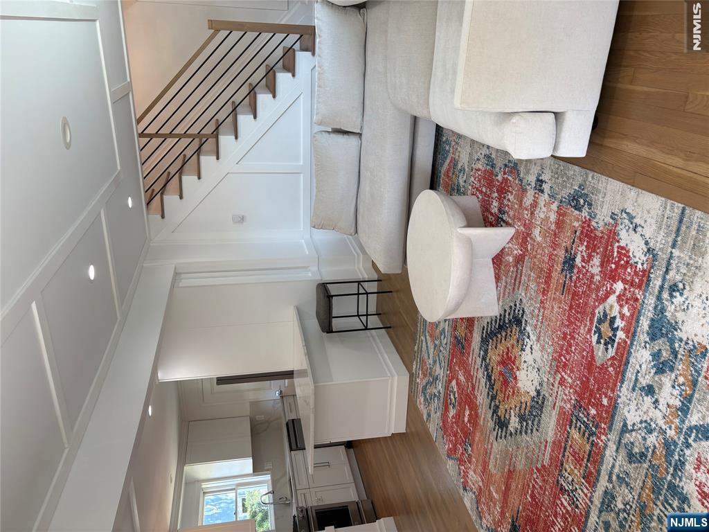 91 Columbus Drive - Photo 2