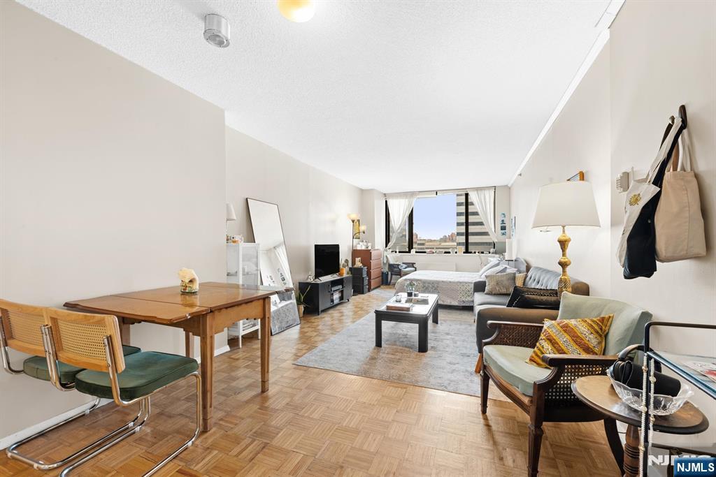 45 S River Drive 808 - Photo 2