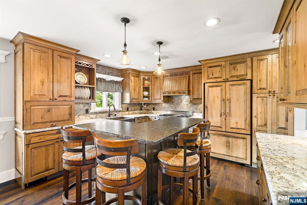 Photo 4 of Sale Pending at 11 Tannery Ln, Roseland, NJ 07068 | MLS# 26035241 | Listing updated on 2026-10-05