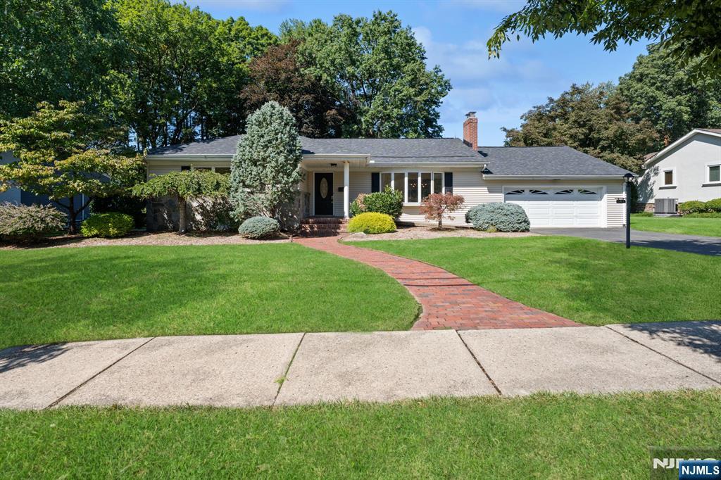 601 Iroquois Street - Photo 1