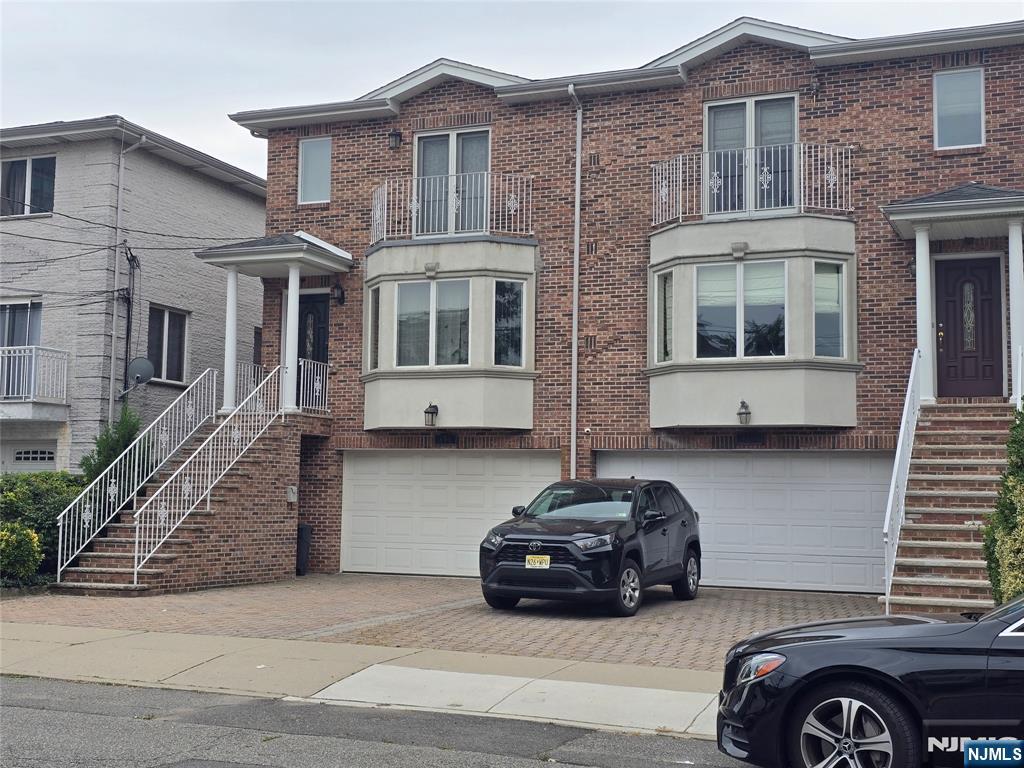 398 Lawton Avenue C0398