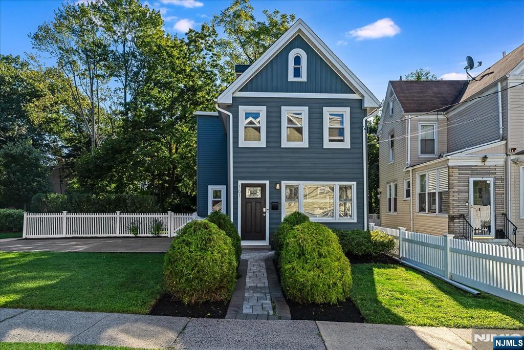 161 Willowdale Avenue - Photo 2