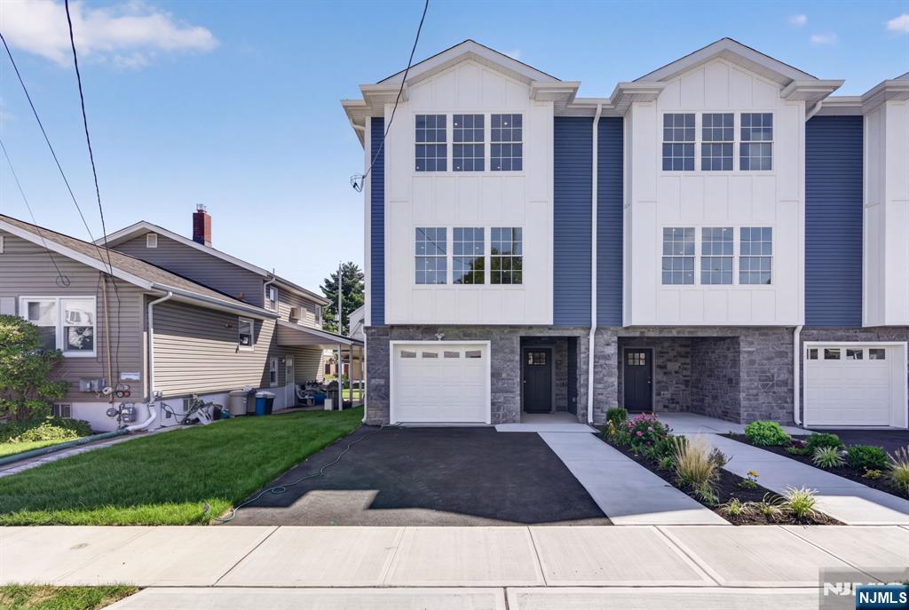 454 A Grace Avenue - Photo 2