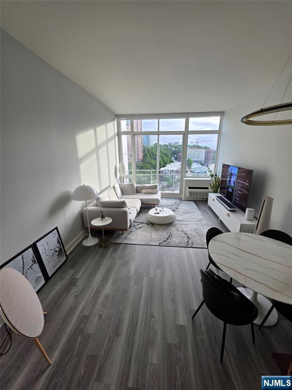 1817 Hudson Park - Photo 1