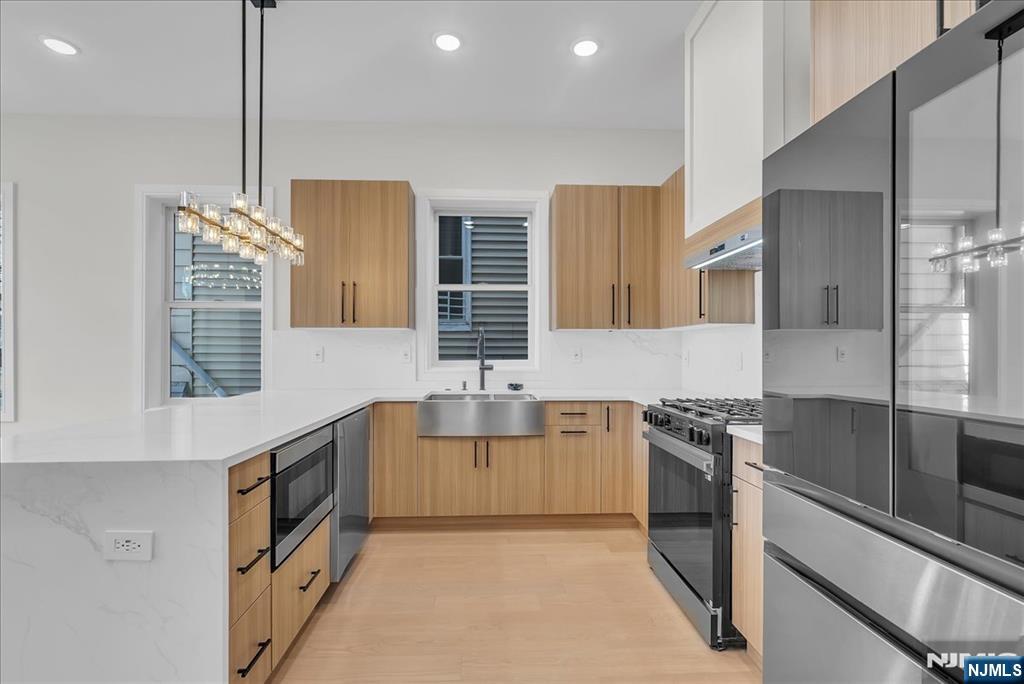 206 Clendenny Avenue 1 - Photo 3
