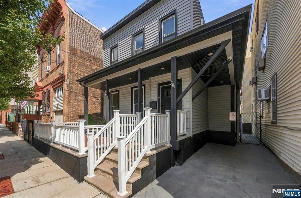 204 39th Street - Photo 2