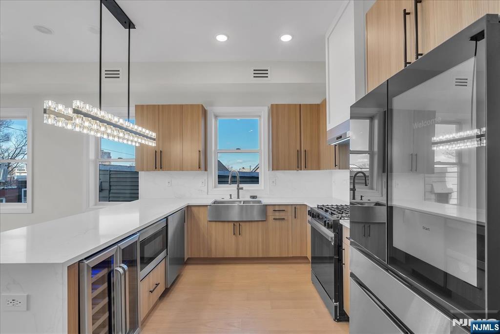 206 Clendenny Avenue 2 - Photo 5