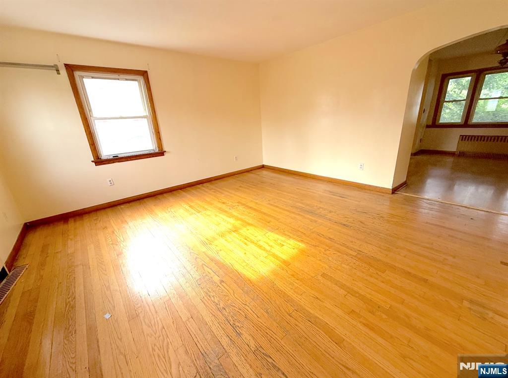 162 Sheridan Avenue - Photo 4