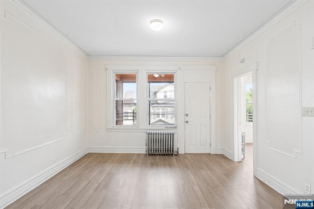 362 Myrtle Avenue 2nd Floor - Photo 4