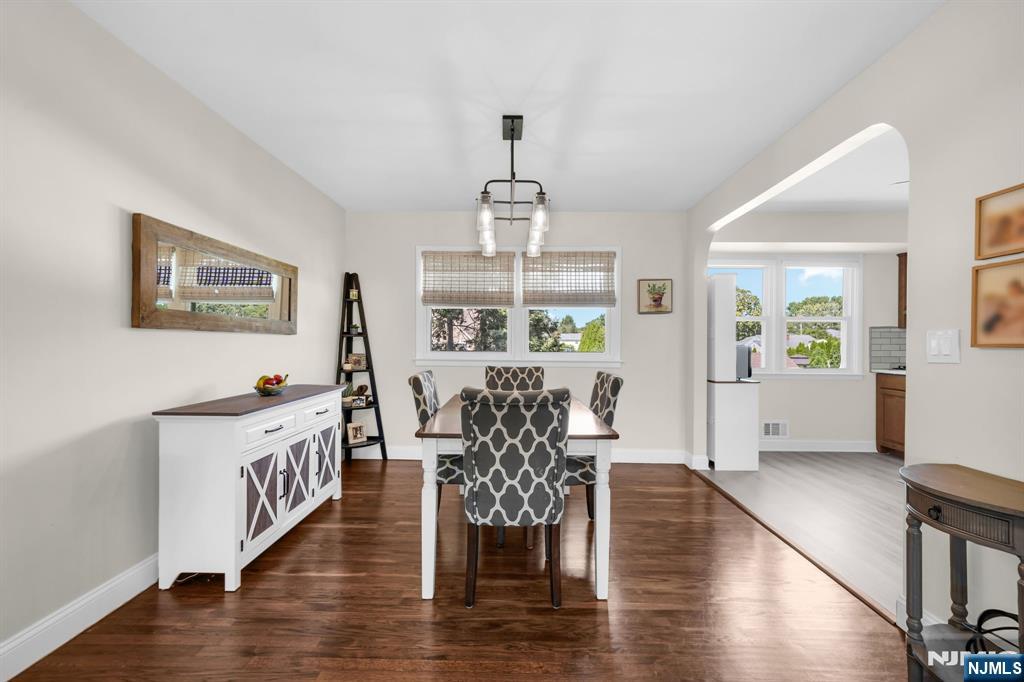 137 Hollywood Avenue - Photo 2