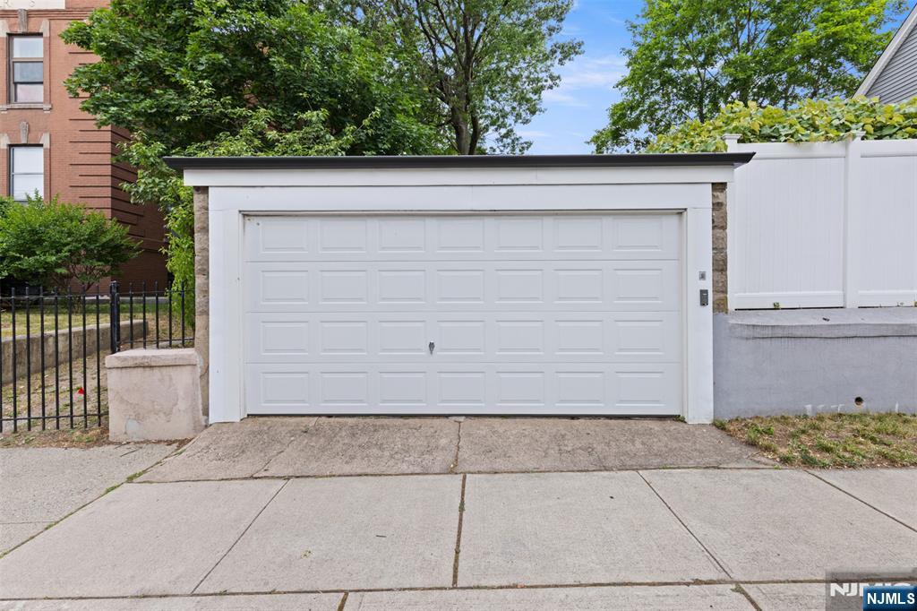 158 Elberon Avenue - Photo 4