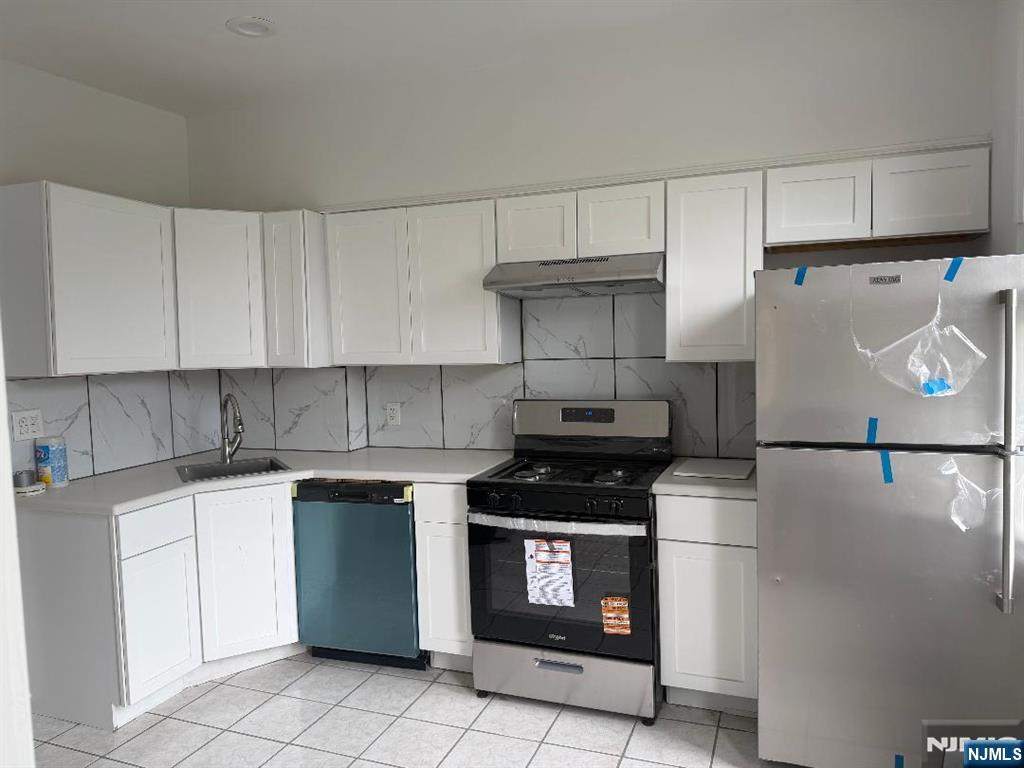237 Day Avenue - Photo 3