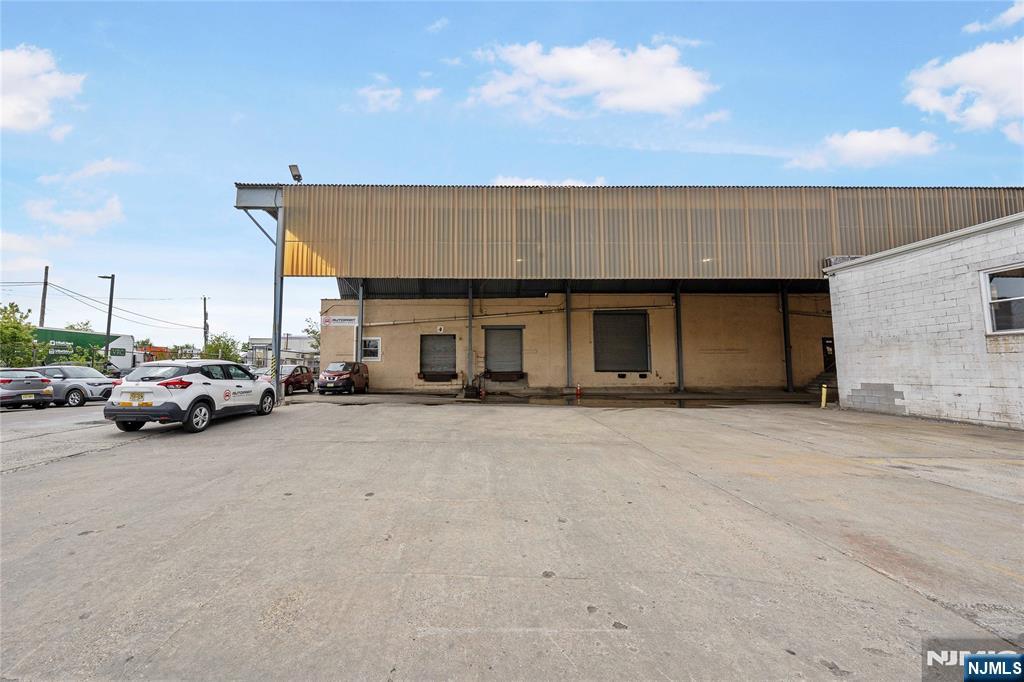370-376 Adams Street - Photo 3