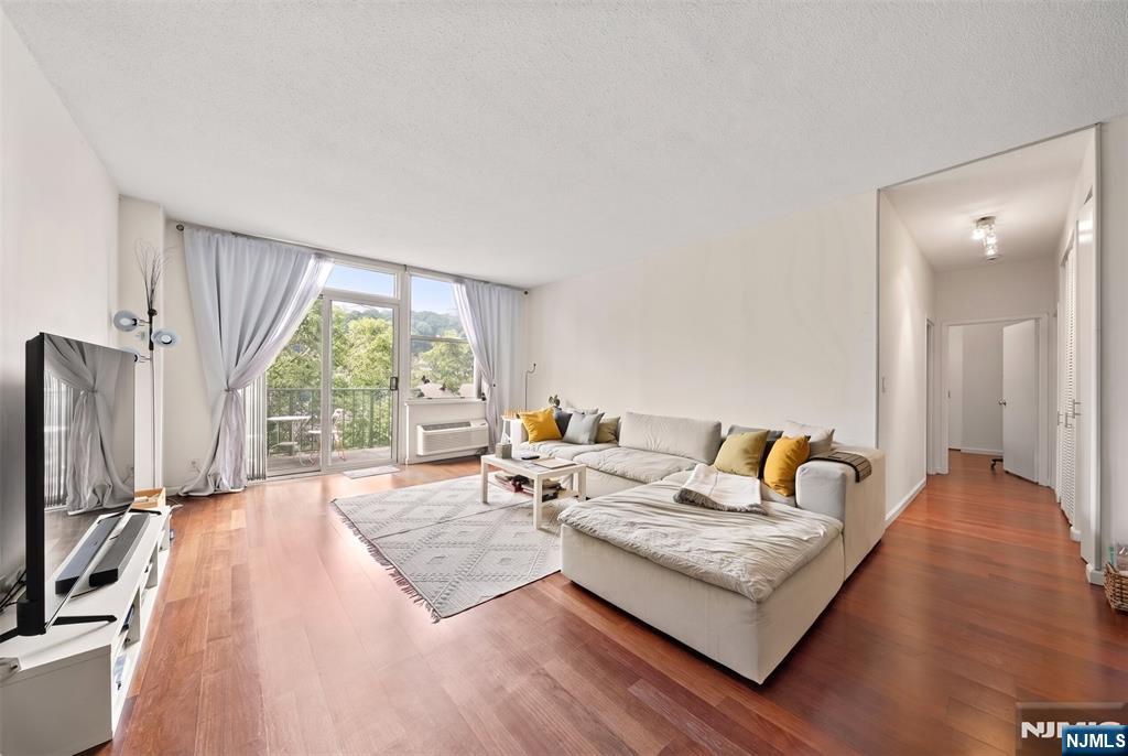 100 Grand Cove Way 5H - Photo 2