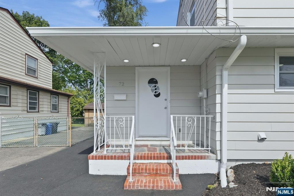 72-74 Fournier Crescent - Photo 3