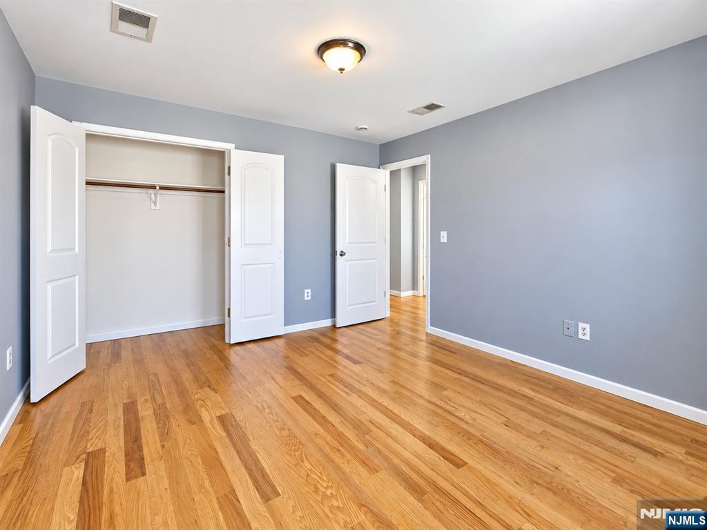 328 John Street 2nd, Door 33 - Photo 3