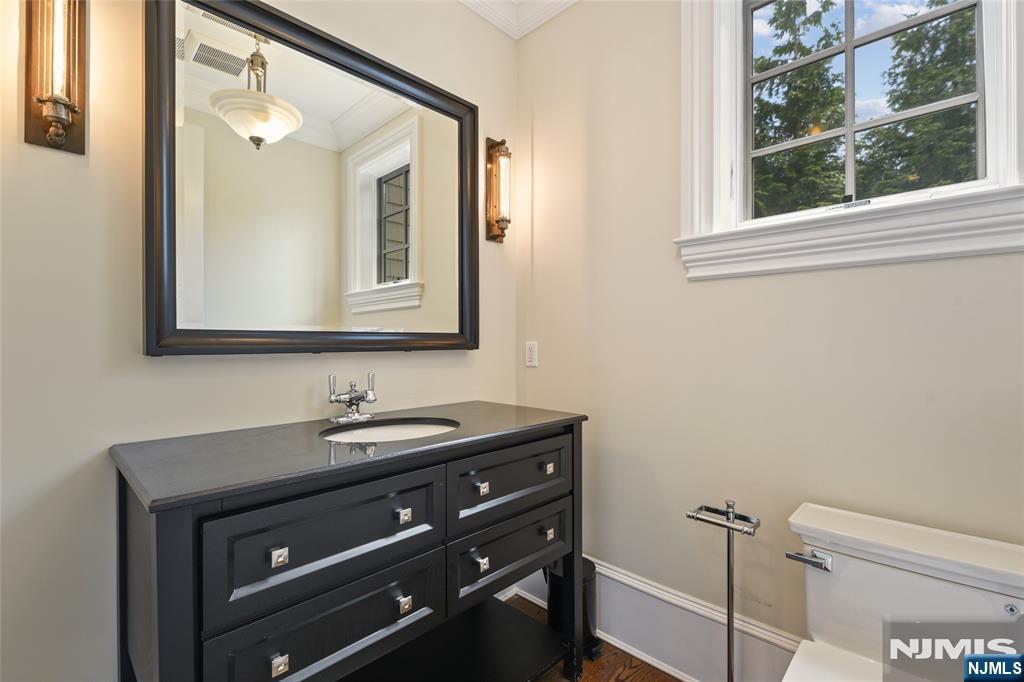 124 Essex Drive — photo 14