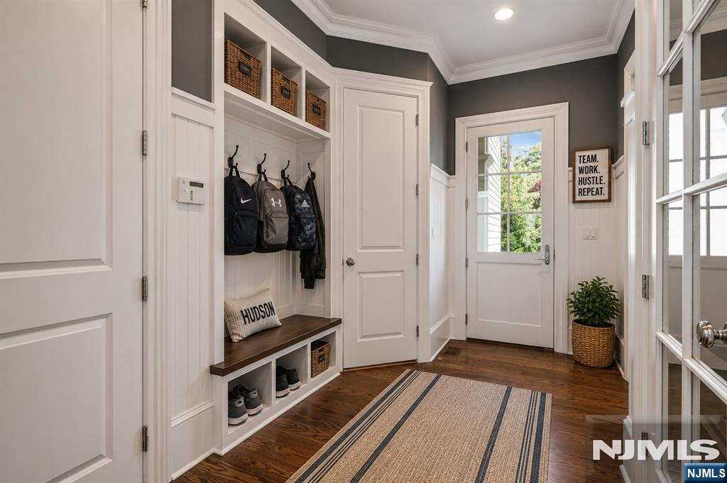 124 Essex Drive — photo 33