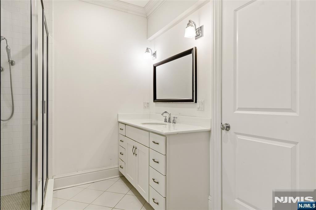 124 Essex Drive — photo 41
